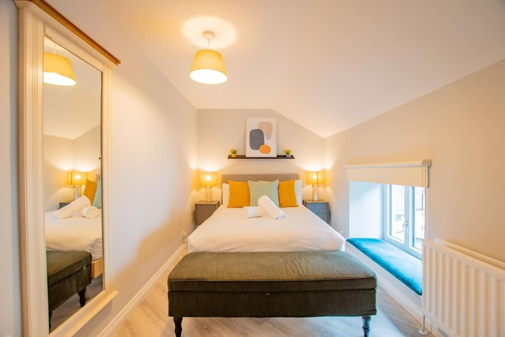 Cosy Retreat In The City Centre Γκάλγουεϊ Εξωτερικό φωτογραφία