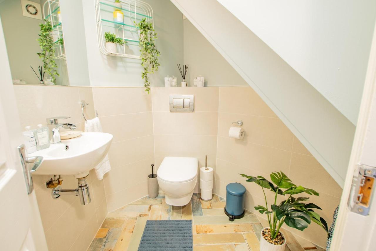 Cosy Retreat In The City Centre Γκάλγουεϊ Εξωτερικό φωτογραφία