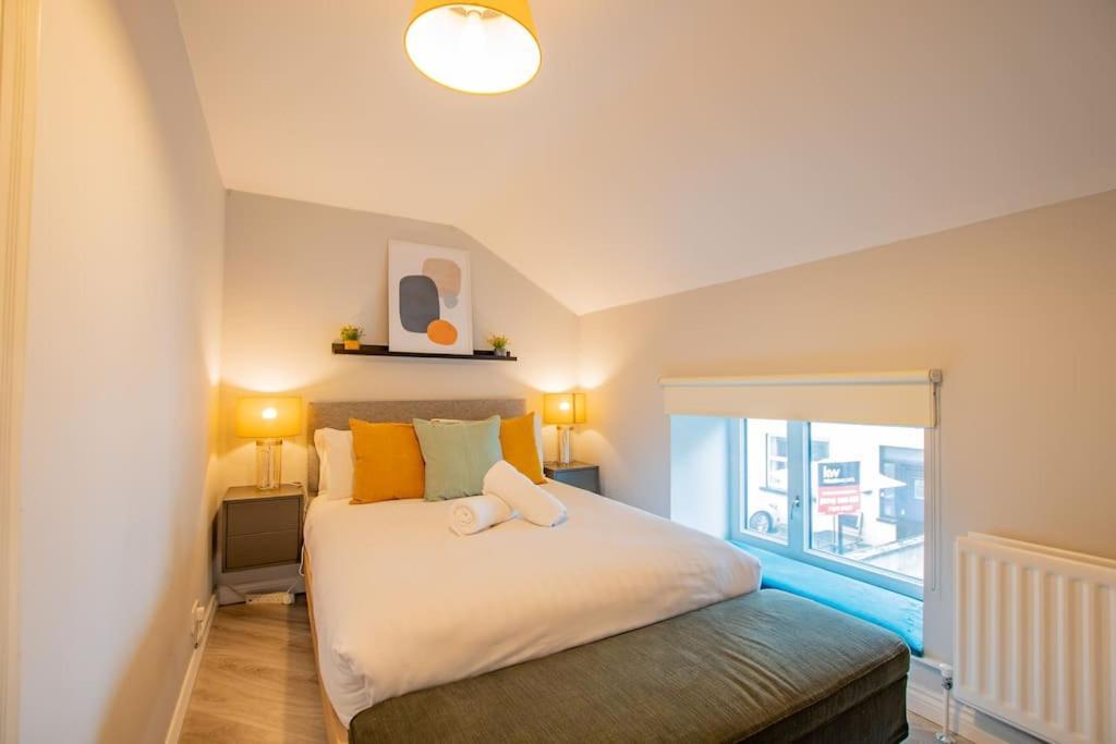 Cosy Retreat In The City Centre Γκάλγουεϊ Εξωτερικό φωτογραφία