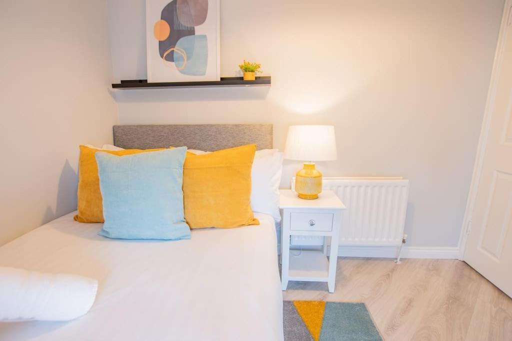 Cosy Retreat In The City Centre Γκάλγουεϊ Εξωτερικό φωτογραφία