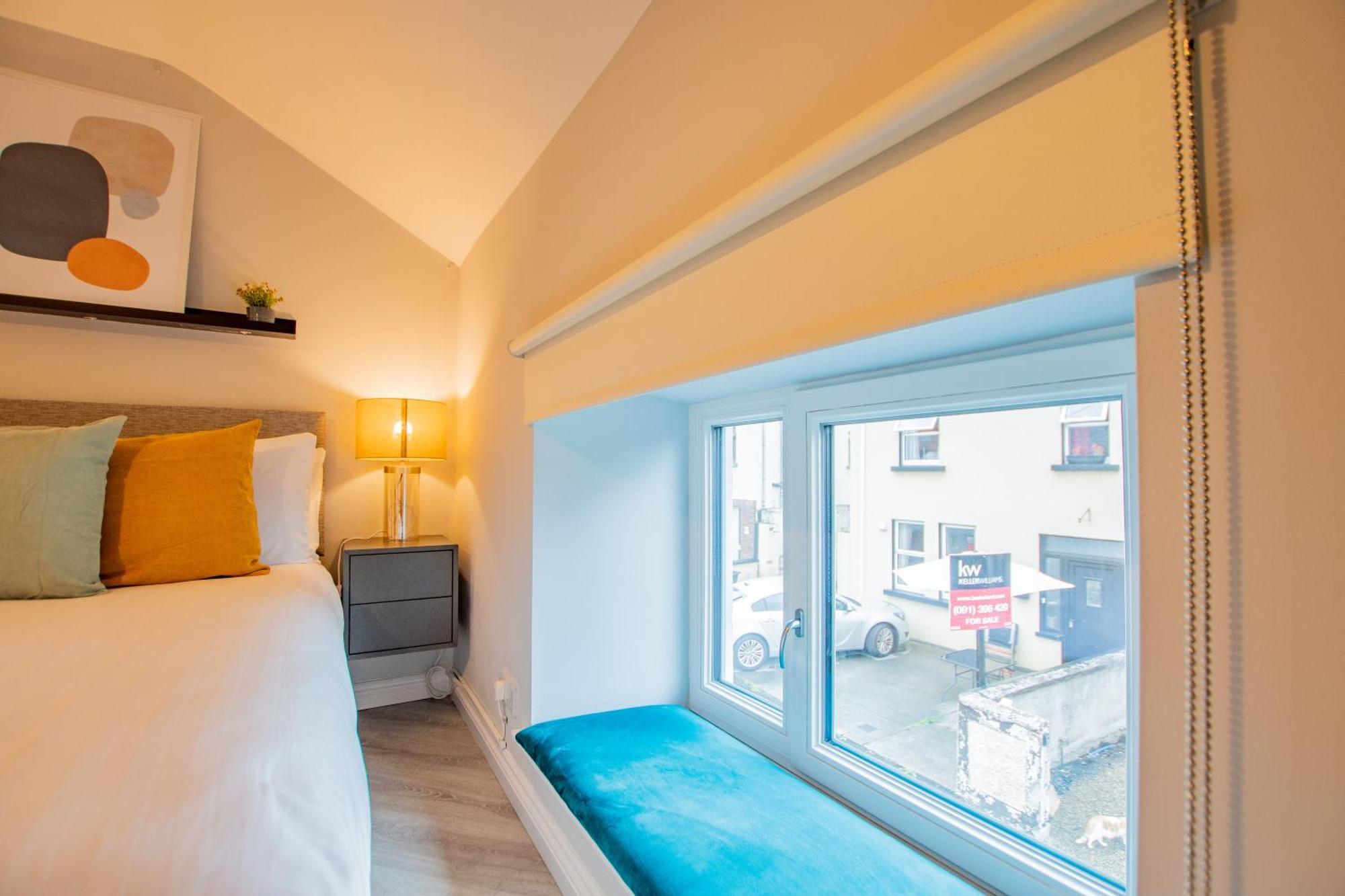 Cosy Retreat In The City Centre Γκάλγουεϊ Εξωτερικό φωτογραφία